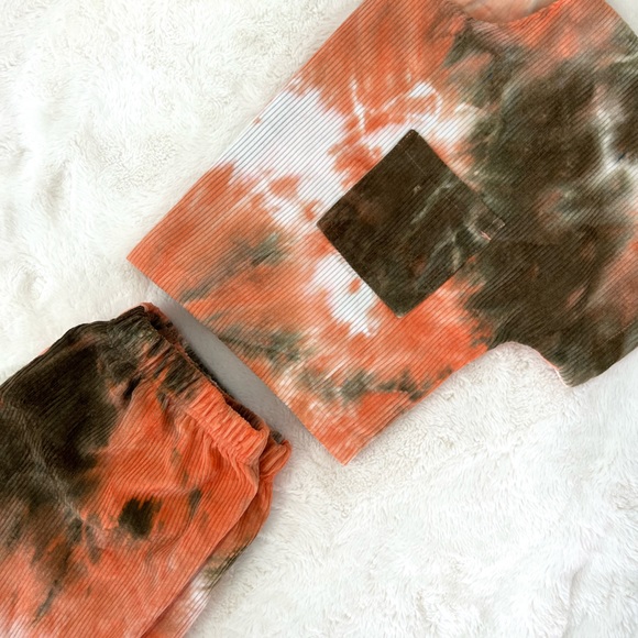 Tie Dye Ribbed Shirt and Shorts Set - Picture 3 of 3